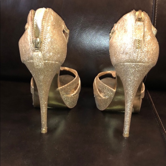Steve Madden Gold Glitter Shoes - Picture 3 of 5